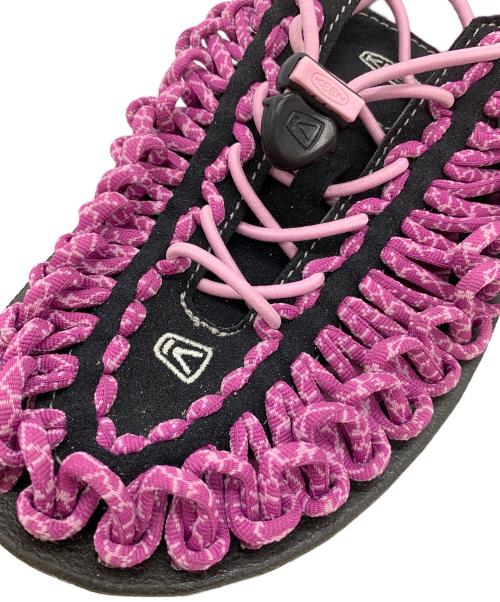 KEEN（キーン）KEEN (キーン) サンダル ユニーク ブラック×ピンク サイズ:24.5の古着・服飾アイテム