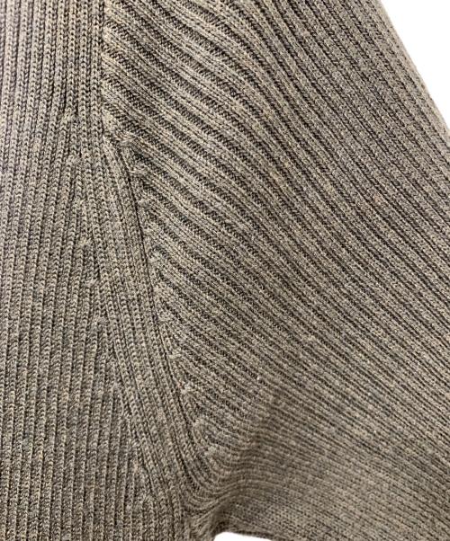 crewre（クルーレ）crewre (クルーレ) フロントフライニットワンピース カーキ サイズ:3の古着・服飾アイテム