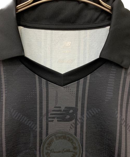 NEW BALANCE（ニューバランス）NEW BALANCE (ニューバランス) Black Out グラフィック ポロロングスリーブシャツ ブラック サイズ:XLの古着・服飾アイテム