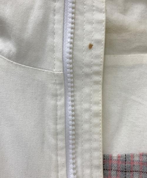 FUCKING AWESOME（ファッキンオーサム）FUCKING AWESOME (ファッキンオーサム) SHIT EVERY WHERE JACKET ホワイト サイズ:Lの古着・服飾アイテム