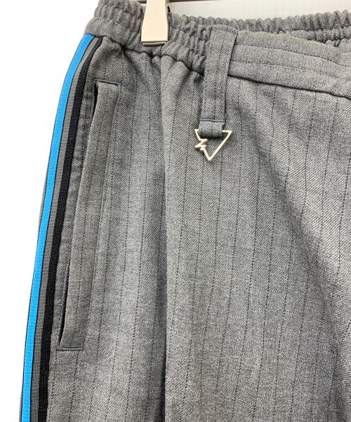 whiz limited（ウィズリミテッド）whiz limited (ウィズリミテッド) ストライプパンツ グレー サイズ:Lの古着・服飾アイテム
