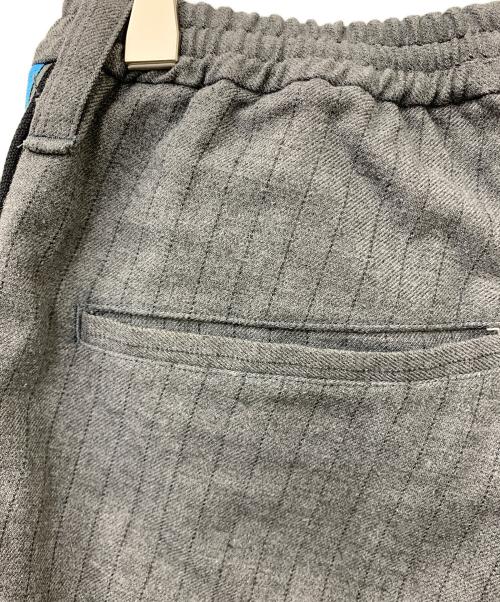 whiz limited（ウィズリミテッド）whiz limited (ウィズリミテッド) ストライプパンツ グレー サイズ:Lの古着・服飾アイテム