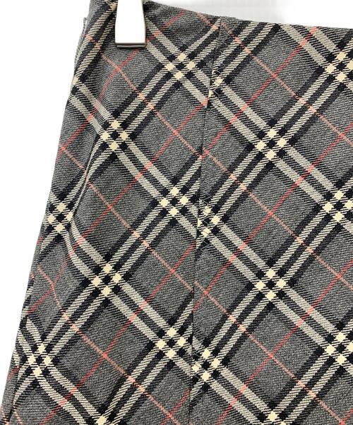 BURBERRY BLUE LABEL（バーバリー ブルー レーベル）BURBERRY BLUE LABEL (バーバリー ブルー レーベル) チェックスカート グレー サイズ:36の古着・服飾アイテム