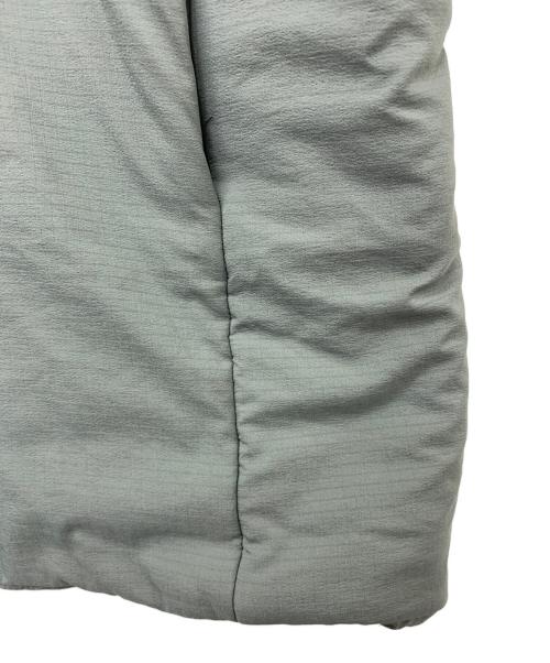 ARC'TERYX（アークテリクス）ARC'TERYX (アークテリクス) ATOM AR HOODY グレー サイズ:Sの古着・服飾アイテム