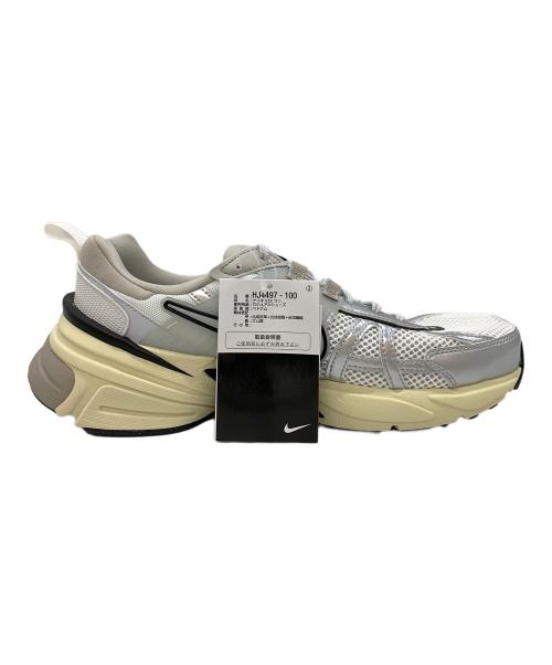 NIKE（ナイキ）NIKE (ナイキ) V2K Run Shoes ホワイト×シルバー サイズ:28の古着・服飾アイテム