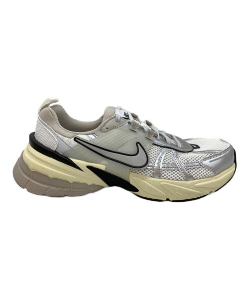 NIKE（ナイキ）NIKE (ナイキ) V2K Run Shoes ホワイト×シルバー サイズ:28の古着・服飾アイテム