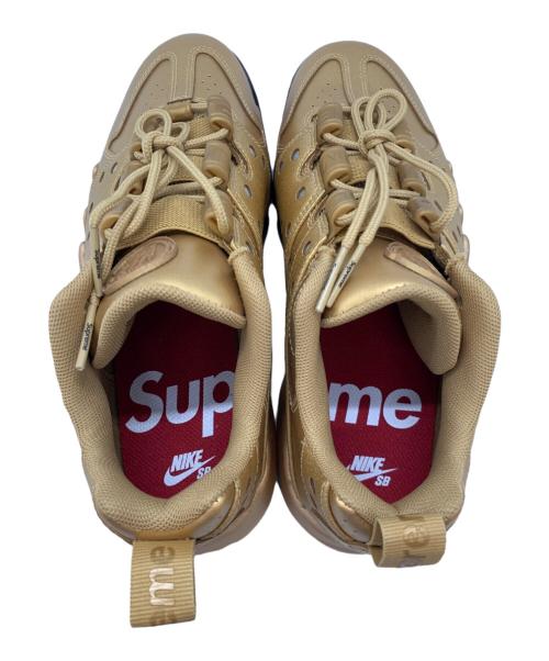 NIKE SB（ナイキエスビー）NIKE SB (ナイキエスビー) Supreme (シュプリーム) スニーカー ゴールド サイズ:25の古着・服飾アイテム