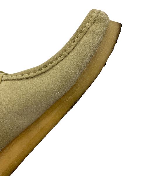 CLARKS ORIGINALS（クラークス オリジナルズ）CLARKS ORIGINALS (クラークス オリジナルズ) ワラビーシューズ ベージュ サイズ:25.5の古着・服飾アイテム