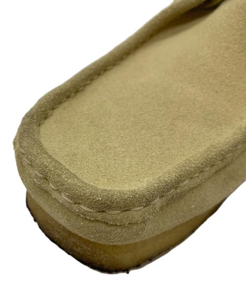 CLARKS ORIGINALS（クラークス オリジナルズ）CLARKS ORIGINALS (クラークス オリジナルズ) ワラビーシューズ ベージュ サイズ:25.5の古着・服飾アイテム