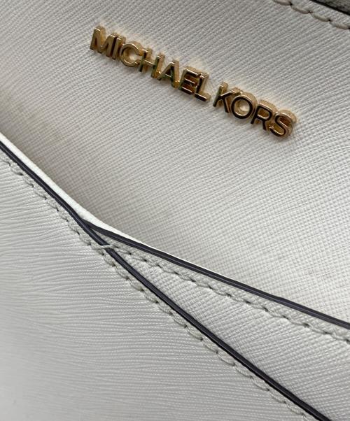 MICHAEL KORS（マイケルコース）MICHAEL KORS (マイケルコース) JET SET TRAVEL MD DOME XBODY アイボリーの古着・服飾アイテム