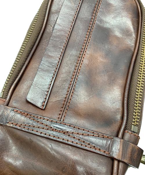 AVIREX（アヴィレックス）AVIREX (アヴィレックス) レザーボディバッグ ブラウンの古着・服飾アイテム