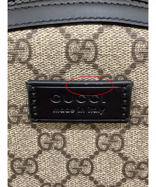 GUCCI（グッチ）GUCCI (グッチ) スモールバックパック ベージュ×ブラック GGシュプリーム 429020 493075の古着・服飾アイテム