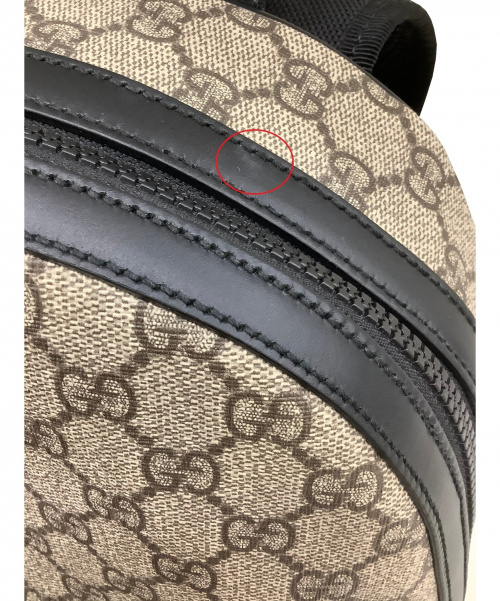 GUCCI（グッチ）GUCCI (グッチ) スモールバックパック ベージュ×ブラック GGシュプリーム 429020 493075の古着・服飾アイテム