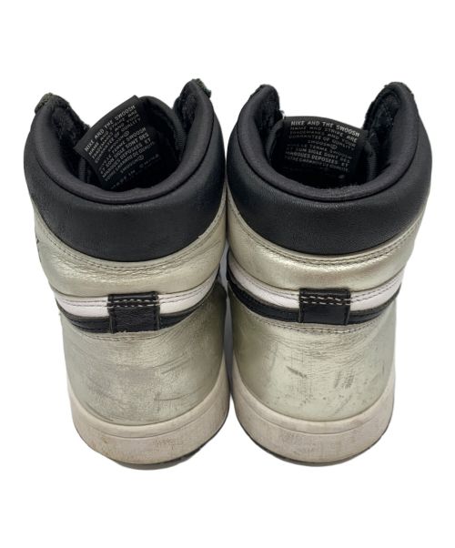 NIKE（ナイキ）NIKE (ナイキ) スニーカー グレー×ホワイト サイズ:25.0の古着・服飾アイテム