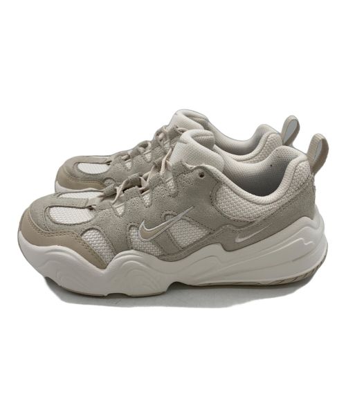 NIKE（ナイキ）NIKE (ナイキ) W TECH HERA グレー×ホワイト サイズ:22.5cmの古着・服飾アイテム