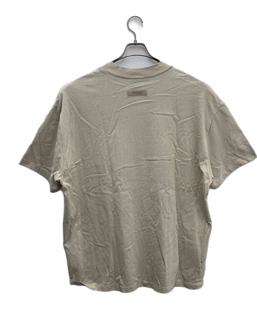 FOG ESSENTIALS（フィアオブゴッド エッセンシャル）FOG ESSENTIALS (フィアオブゴッド エッセンシャル) ロゴカットソー ベージュ サイズ:Lの古着・服飾アイテム