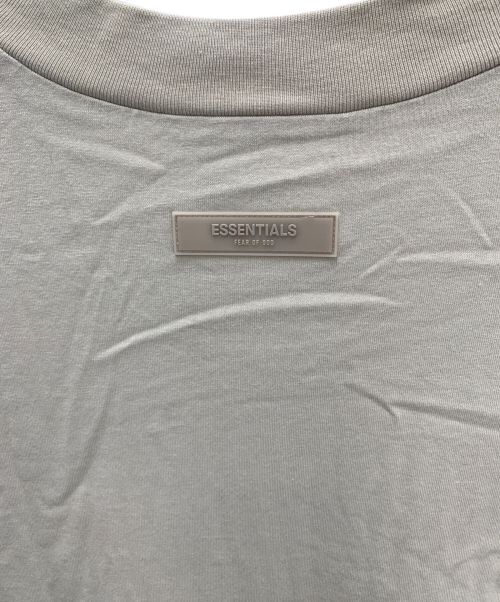 FOG ESSENTIALS（フィアオブゴッド エッセンシャル）FOG ESSENTIALS (フィアオブゴッド エッセンシャル) ロゴカットソー ベージュ サイズ:Lの古着・服飾アイテム