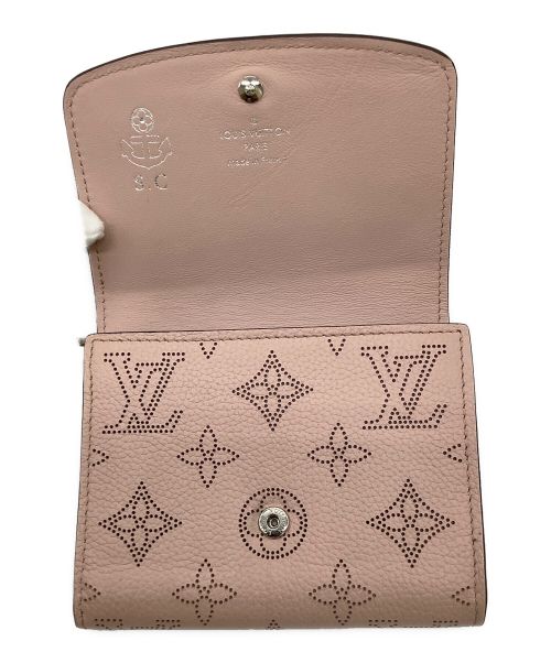 LOUIS VUITTON（ルイ ヴィトン）LOUIS VUITTON (ルイ ヴィトン) ポルトフォイユ・ヴィクトリーヌ マヒナ ピンクの古着・服飾アイテム