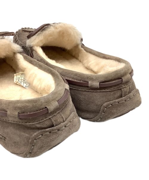 UGG（アグ）UGG (アグ) モカシンシューズ ベージュ サイズ:23の古着・服飾アイテム