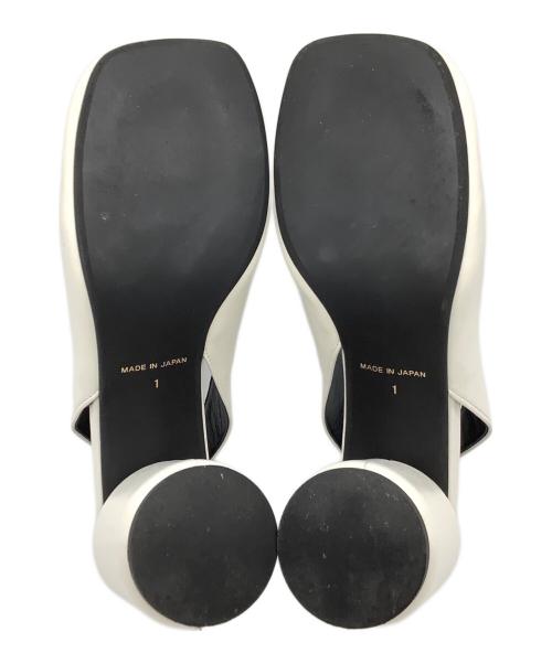 STUDIOUS（ステュディオス）STUDIOUS (ステュディオス) ラウンドシェイプバックストラップパンプス ホワイト サイズ:1の古着・服飾アイテム