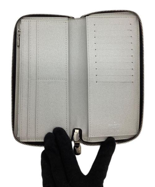 LOUIS VUITTON（ルイ ヴィトン）LOUIS VUITTON (ルイ ヴィトン) ジッピーウォレット・ヴェルティカル グレーの古着・服飾アイテム