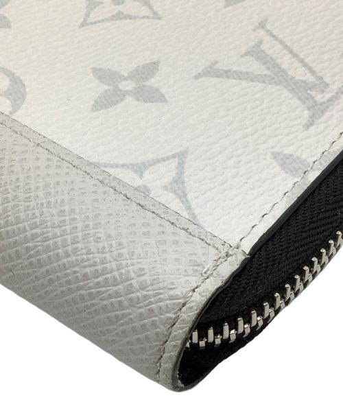 LOUIS VUITTON（ルイ ヴィトン）LOUIS VUITTON (ルイ ヴィトン) ジッピーウォレット・ヴェルティカル グレーの古着・服飾アイテム