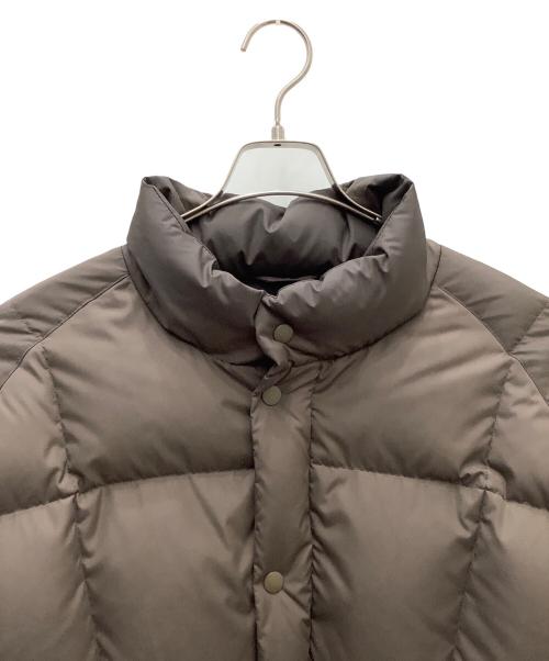 Diaspora Skateboards（ディアスポラスケートボードズ）Diaspora skateboards (ディアスポラスケートボードズ) Warped Grid Down Jacket ブラウン サイズ:XLの古着・服飾アイテム