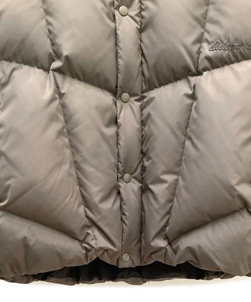 Diaspora Skateboards（ディアスポラスケートボードズ）Diaspora skateboards (ディアスポラスケートボードズ) Warped Grid Down Jacket ブラウン サイズ:XLの古着・服飾アイテム