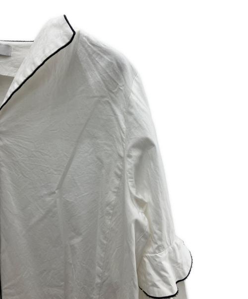 COEL（コエル）COEL (コエル) フレアスリーブパイピングブラウス ホワイト サイズ:FREEの古着・服飾アイテム