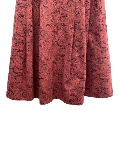 MARGARET HOWELL（マーガレットハウエル）MARGARET HOWELL (マーガレットハウエル) ミモレ丈ペイズリー柄スカート レッド×ブラック サイズ:Ｍの古着・服飾アイテム