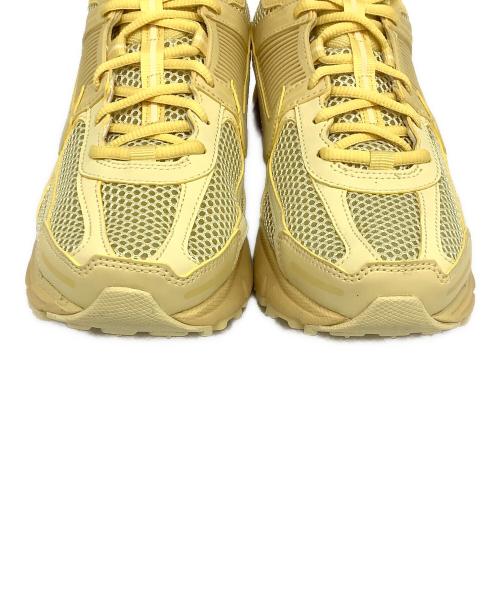 NIKE（ナイキ）NIKE (ナイキ) W ZOOM VOMERO 5 イエロー サイズ:27の古着・服飾アイテム