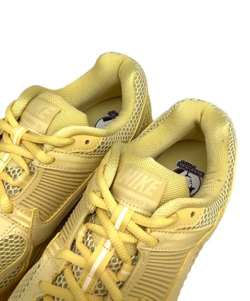 NIKE（ナイキ）NIKE (ナイキ) W ZOOM VOMERO 5 イエロー サイズ:27の古着・服飾アイテム