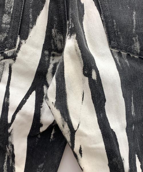 JOHN LAWRENCE SULLIVAN（ジョン ローレンス サリバン）JOHN LAWRENCE SULLIVAN (ジョン ローレンス サリバン) WRINKLE PRINT DENIM PANTS ブラック×ホワイト サイズ:Lの古着・服飾アイテム