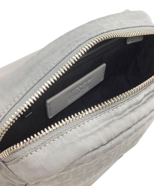 DIESEL（ディーゼル）DIESEL (ディーゼル) ミニメッセンジャーバッグ グレーの古着・服飾アイテム