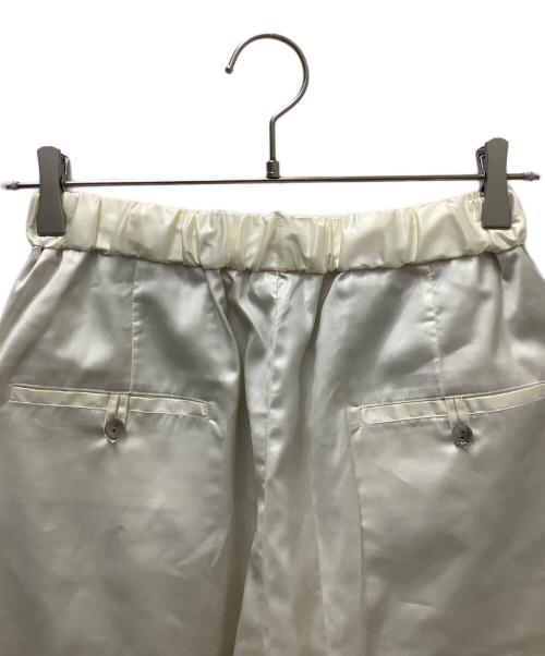 Little suzie（リトルスージー）little Suzie (リトルスージー) サテンパンツ アイボリー サイズ:36 未使用品の古着・服飾アイテム