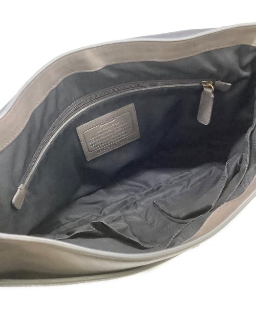 COACH（コーチ）COACH (コーチ) メッセンジャーバッグ カーキの古着・服飾アイテム