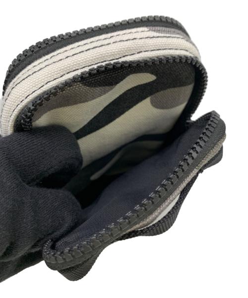 SUPREME（シュプリーム）Supreme (シュプリーム) カメラバッグ＆ポーチ ホワイトの古着・服飾アイテム