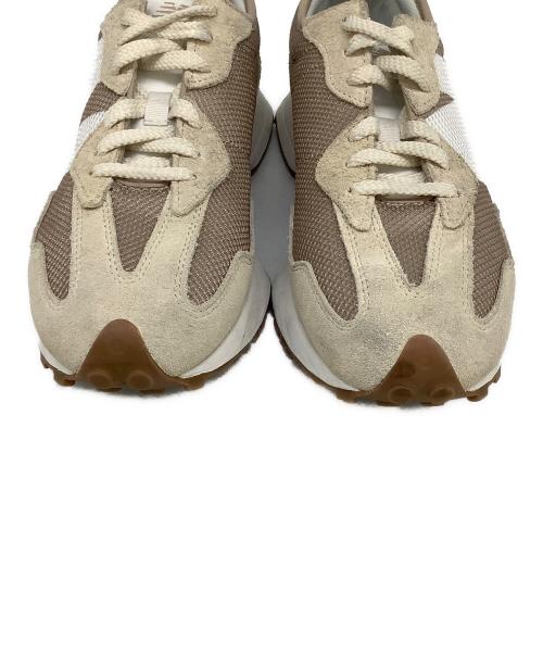 NEW BALANCE（ニューバランス）NEW BALANCE (ニューバランス) スニーカー 327 ベージュ×ホワイト サイズ:27.5の古着・服飾アイテム