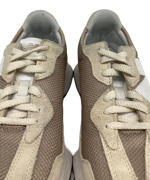 NEW BALANCE（ニューバランス）NEW BALANCE (ニューバランス) スニーカー 327 ベージュ×ホワイト サイズ:27.5の古着・服飾アイテム