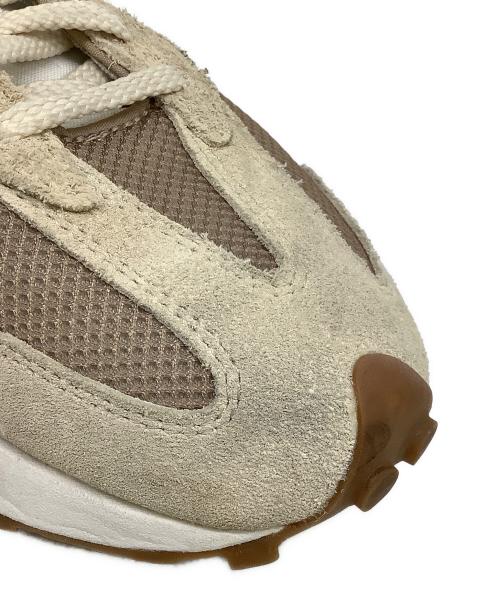 NEW BALANCE（ニューバランス）NEW BALANCE (ニューバランス) スニーカー 327 ベージュ×ホワイト サイズ:27.5の古着・服飾アイテム