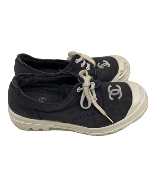 CHANEL（シャネル）CHANEL (シャネル) キャンバススニーカー ホワイト×ブラック サイズ:38の古着・服飾アイテム