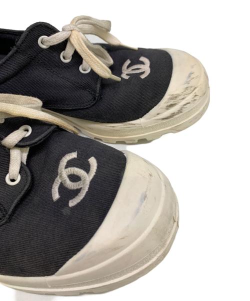 CHANEL（シャネル）CHANEL (シャネル) キャンバススニーカー ホワイト×ブラック サイズ:38の古着・服飾アイテム