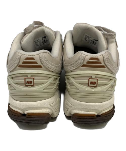 NEW BALANCE（ニューバランス）NEW BALANCE (ニューバランス) スニーカー ブラウン×ホワイト サイズ:23.5の古着・服飾アイテム