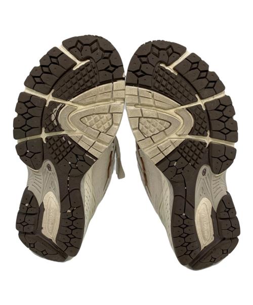 NEW BALANCE（ニューバランス）NEW BALANCE (ニューバランス) スニーカー ブラウン×ホワイト サイズ:23.5の古着・服飾アイテム