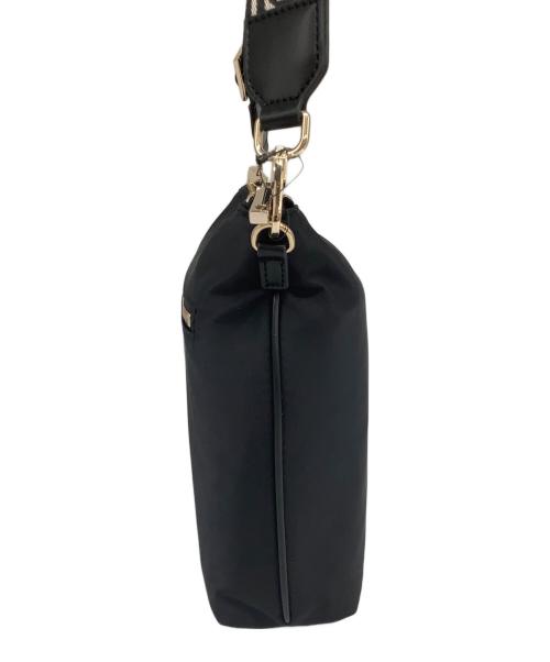 GUESS（ゲス）GUESS (ゲス) ナイロンショルダーバッグ NN9676014 ブラック×ゴールド 未使用品の古着・服飾アイテム