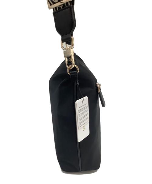 GUESS（ゲス）GUESS (ゲス) ナイロンショルダーバッグ NN9676014 ブラック×ゴールド 未使用品の古着・服飾アイテム