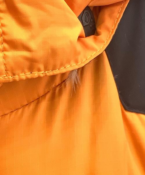 MOUNTAIN HARD WEAR（マウンテンハードウェア）MOUNTAIN HARD WEAR (マウンテンハードウェア) ダウンジャケット オレンジ×ブラック サイズ:Ｍの古着・服飾アイテム