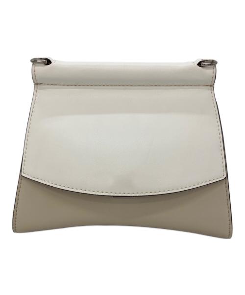 CHARLES & KEITH（チャールズアンドキース）CHARLES & KEITH (チャールズアンドキース) ショルダーバッグ ホワイトの古着・服飾アイテム