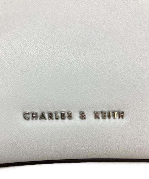 CHARLES & KEITH（チャールズアンドキース）CHARLES & KEITH (チャールズアンドキース) ショルダーバッグ ホワイトの古着・服飾アイテム