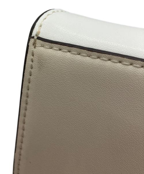 CHARLES & KEITH（チャールズアンドキース）CHARLES & KEITH (チャールズアンドキース) ショルダーバッグ ホワイトの古着・服飾アイテム